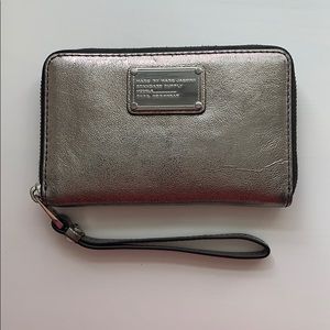 Marc Jacobs Classic Q Wingman Wristlet